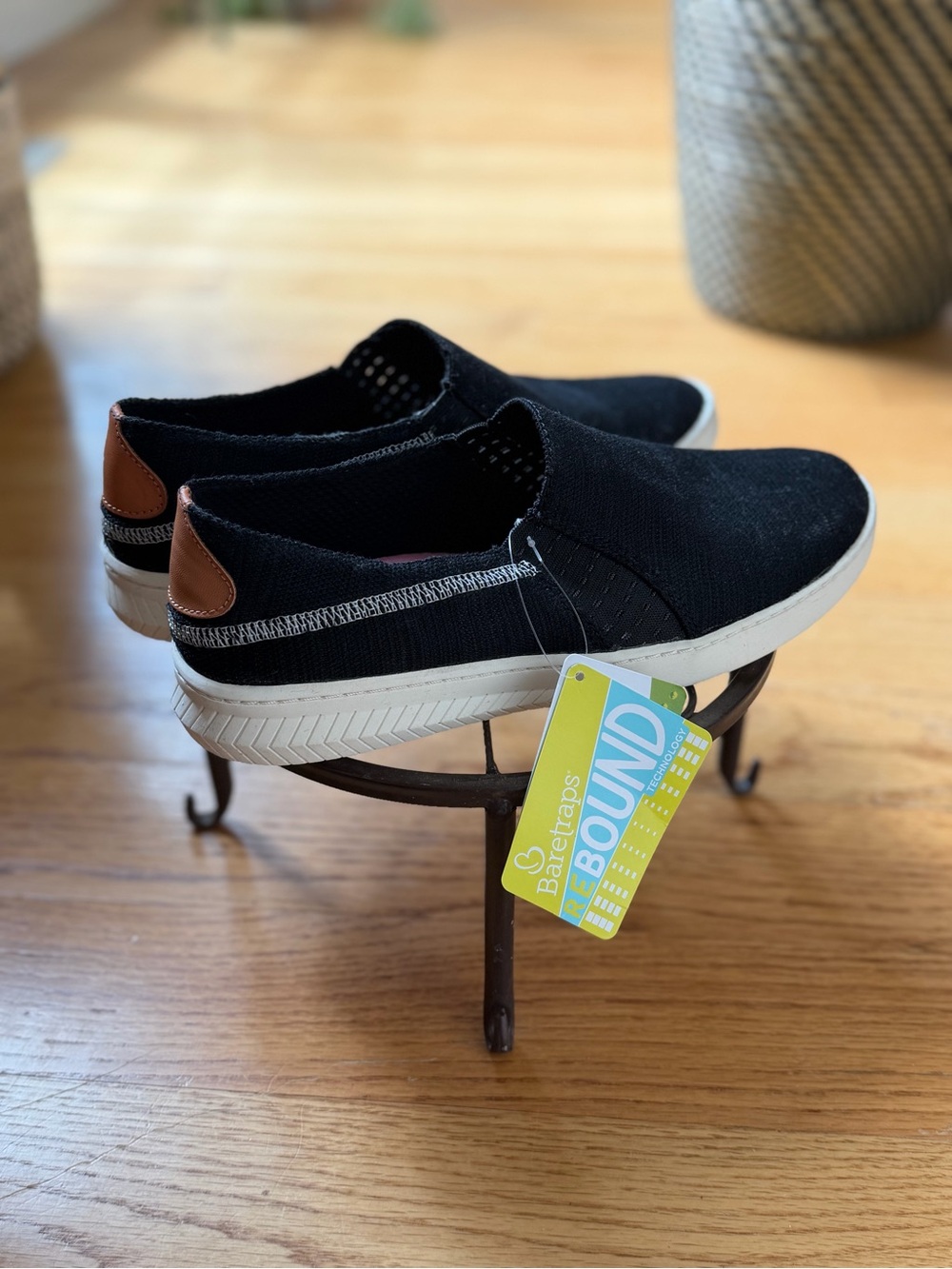 BareTraps Black Yadier Knit Slip-On Sneakers with White Sole sz 8 NIB - Picture 5 of 5